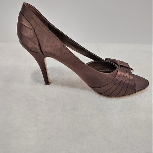 Maripe "Jezebel" Brown Pleated Fabric Heels w/ Bow-Bridal / Formal - Size 6.5 - Picture 4 of 14